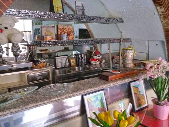 Locale in vendita di 46 m² in Via Vallelunga