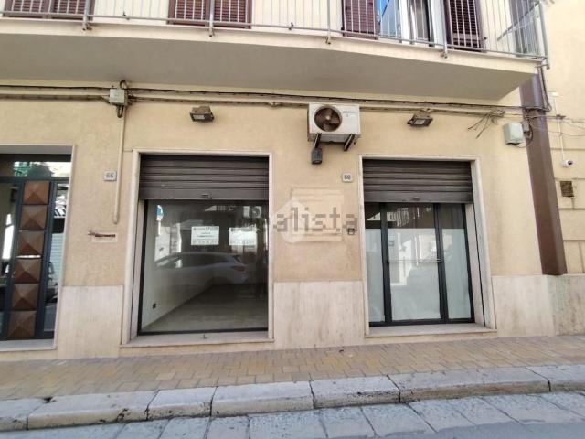 Locale in vendita di 46 m² in Via Vittorio Veneto, 68