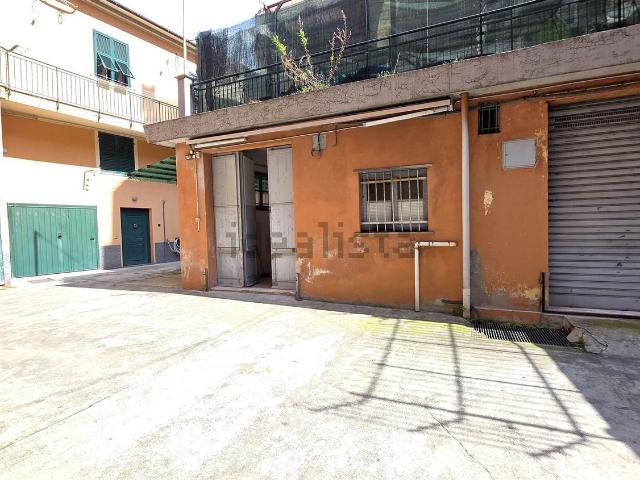 Locale in vendita di 46 m² in Via Germano Jori