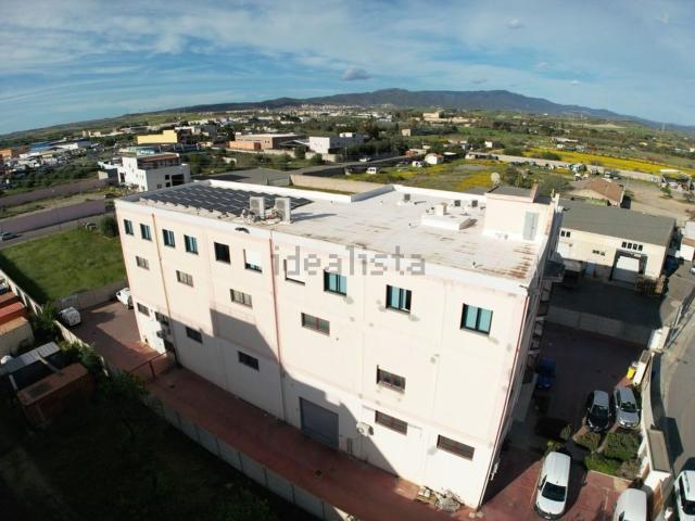 Locale in vendita di 470 m² in Via Pitagora