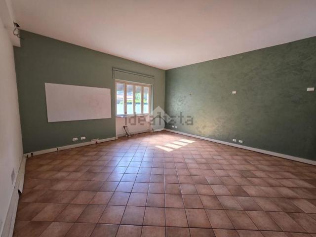 Locale in vendita di 470 m² in Via Roma, 80