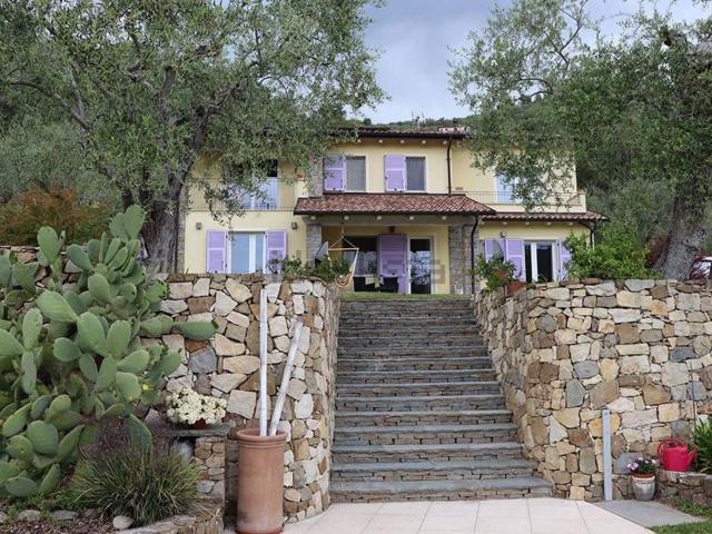 Locale in vendita di 480 m²