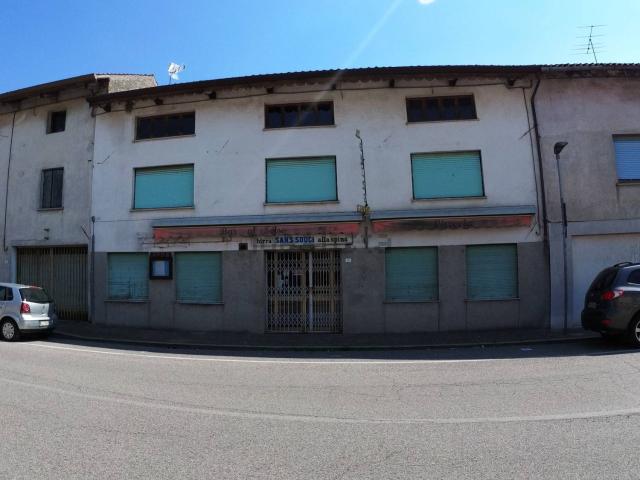 Locale in vendita di 480 m² in Via Roma, 107