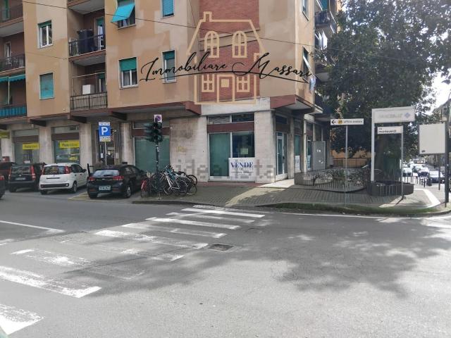 Locale in vendita di 481 m² in Via Fiume, 152