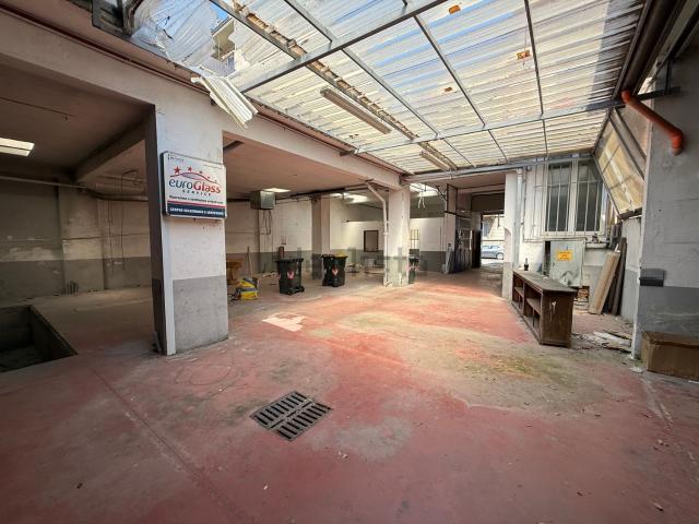 Locale in vendita di 483 m² in Via Pellice, 12