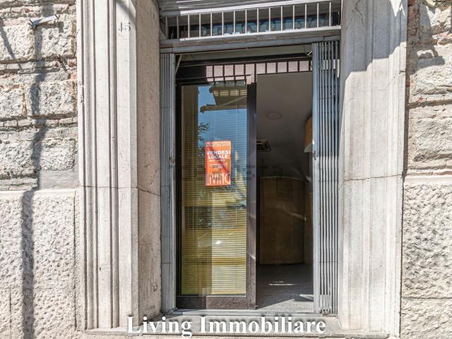 Locale in vendita di 48 m² in Via Umberto I, 45