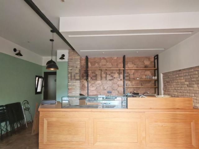 Locale in vendita di 48 m² in Via del Mandrione, 57