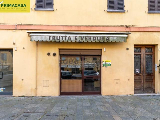 Locale in vendita di 48 m² in Via Emilia Ovest, 3
