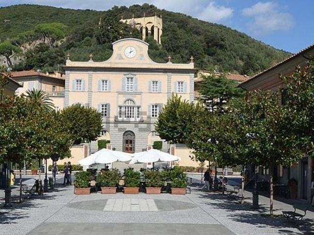 Locale in vendita di 48 m² in Via Italia