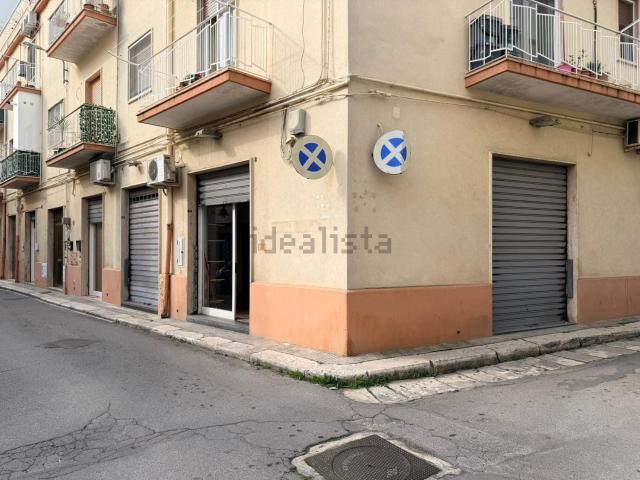 Locale in vendita di 48 m² in Via Luigi Cadorna, 10