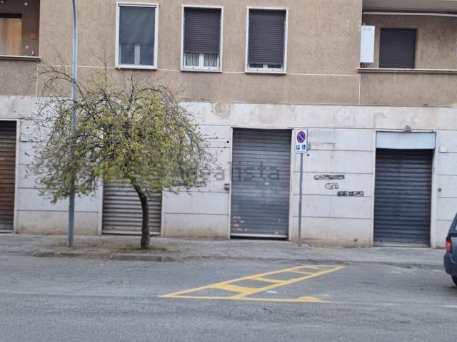 Locale in vendita di 48 m² in Via Manlio Torquato, 44