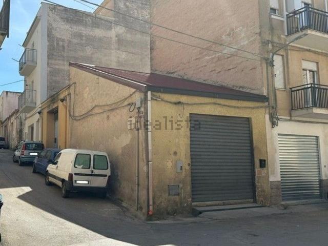 Locale in vendita di 48 m² in Via Nino Bixio