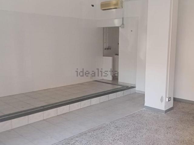 Locale in vendita di 48 m² in Via Petrella