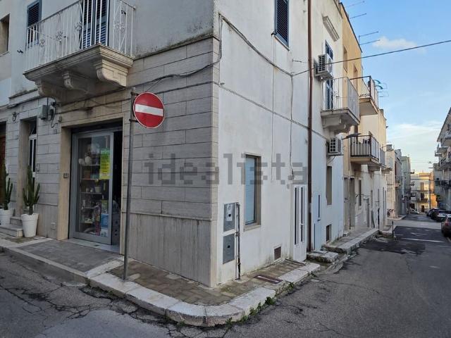 Locale in vendita di 48 m² in Via Salandra, 3