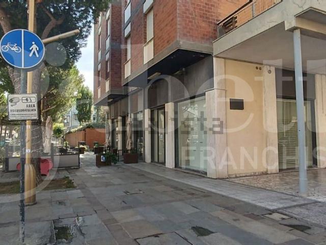 Locale in vendita di 48 m² in Viale delle Nazioni, 113