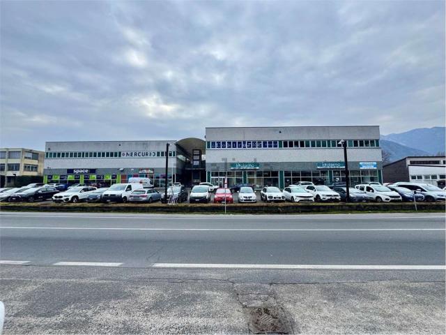 Locale in vendita di 490 m² in Via 42 Martiri, 165