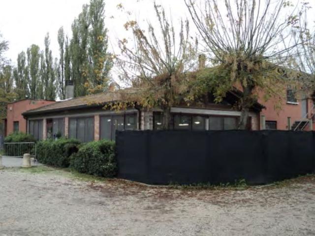 Locale in vendita di 491 m² in Via Crevalcore, 84