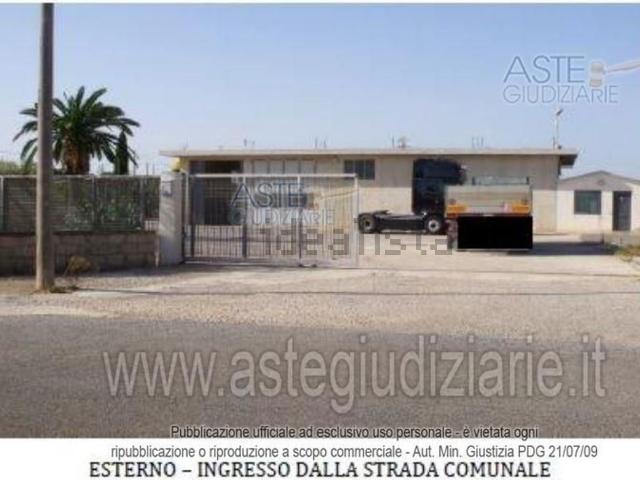 Locale in vendita di 4925 m²