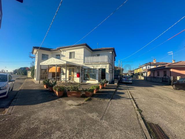Locale in vendita di 498 m² in Via Galli, 32