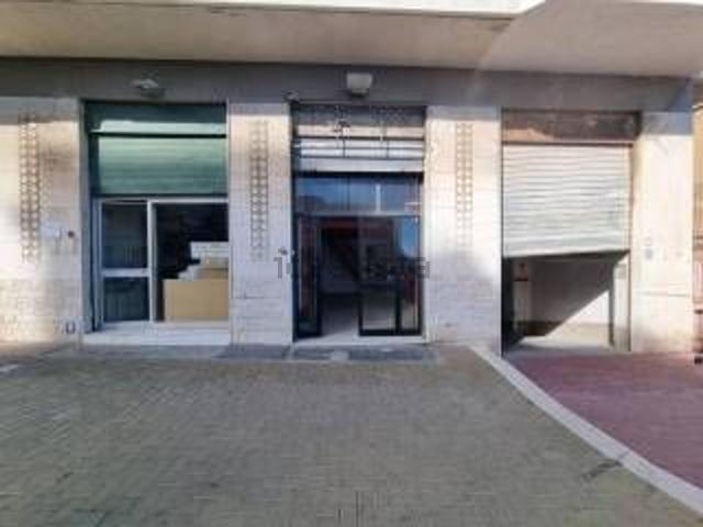 Locale in vendita di 49 m² in Via Aldo Moro, 28
