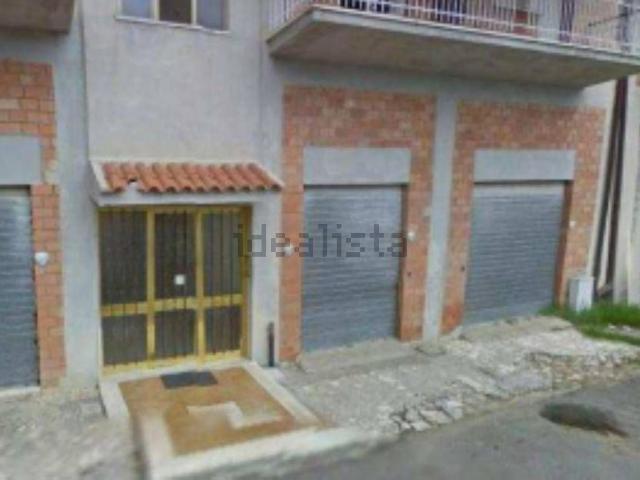 Locale in vendita di 49 m² in Via della Fonte