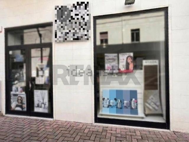 Locale in vendita di 49 m² in Via F. de Sanctis, 12