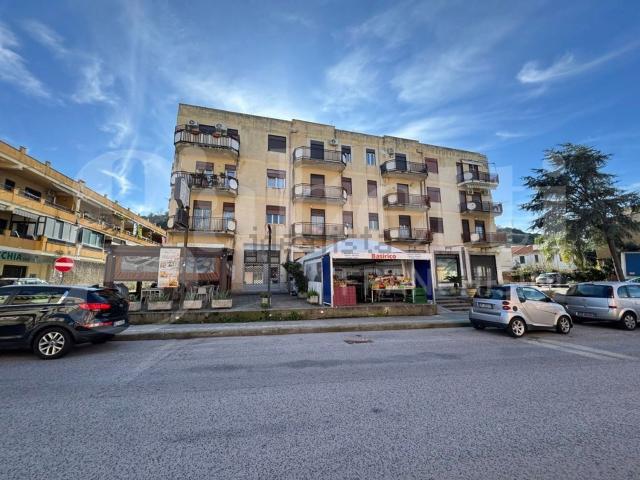Locale in vendita di 49 m² in Via Nazionale, 320