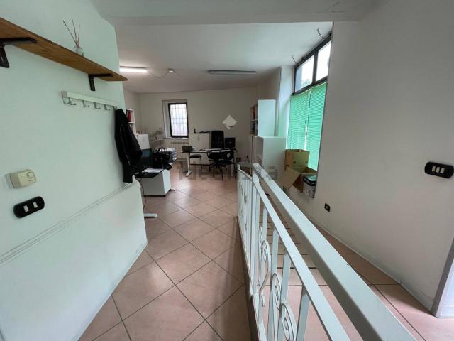Locale in vendita di 49 m² in Via San Giulio, 3