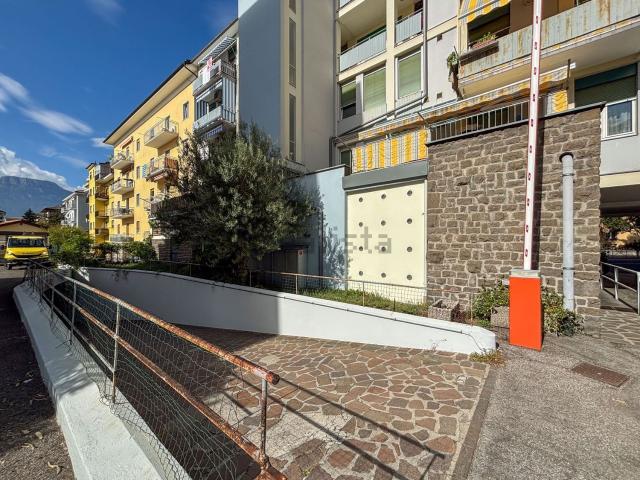 Locale in vendita di 49 m² in Viale Druso, 117