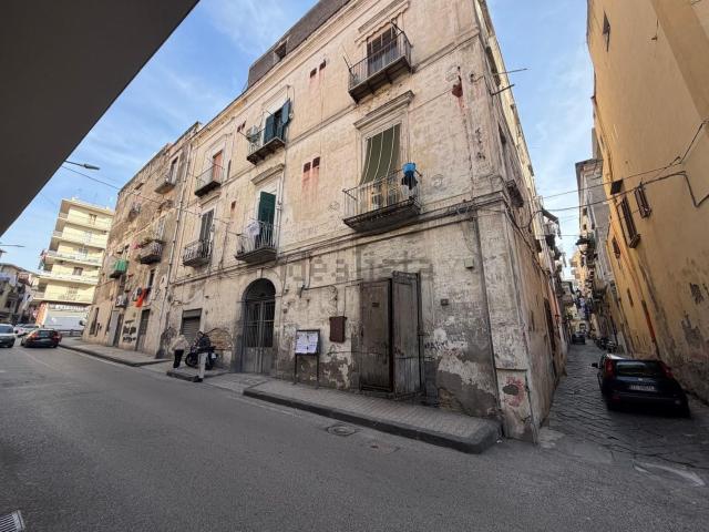 Locale in vendita di 53 m² in Via XX Settembre, 10