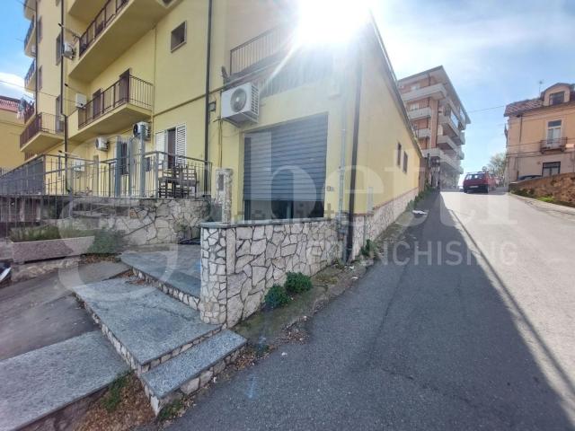 Locale in vendita di 53 m² in Via Antonio Genovesi, 1
