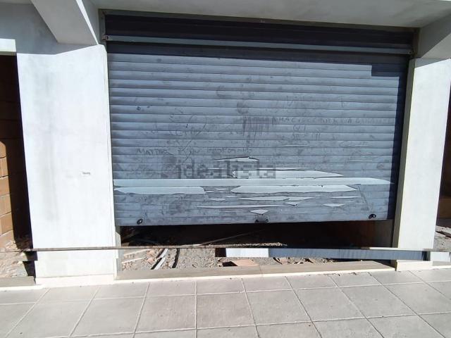 Locale in vendita di 53 m² in Via Friuli