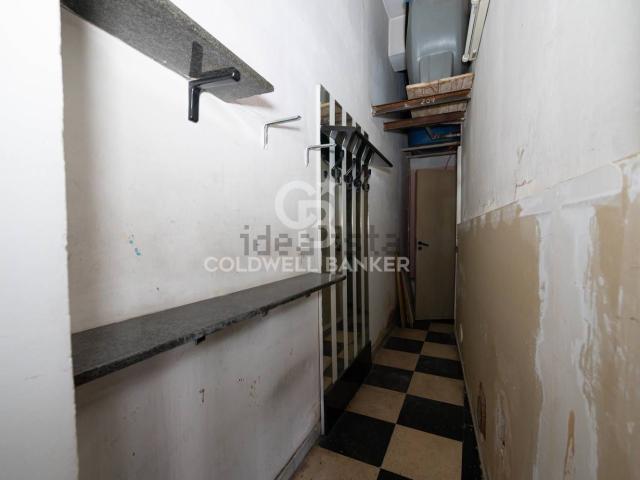 Locale in vendita di 53 m² in Via Gaeta, 333