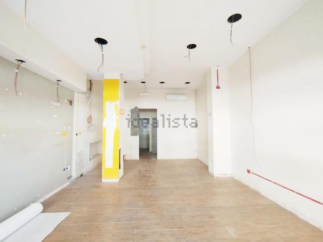 Locale in vendita di 53 m² in Via Genova, 83