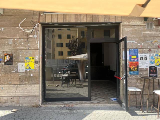 Locale in vendita di 53 m² in Via Nicola Parisio