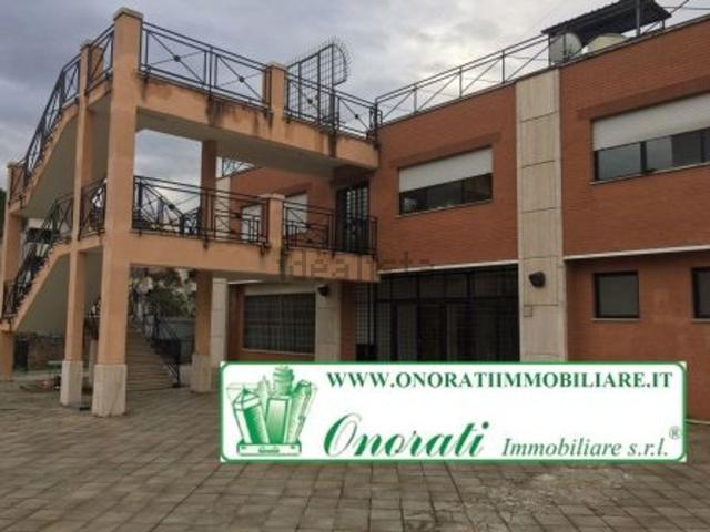 Locale in vendita di 500 m²