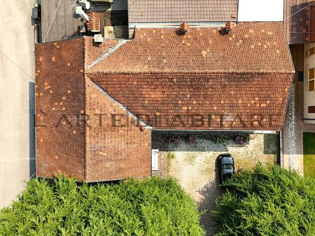 Locale in vendita di 500 m² in Via A. Fogazzaro, 40