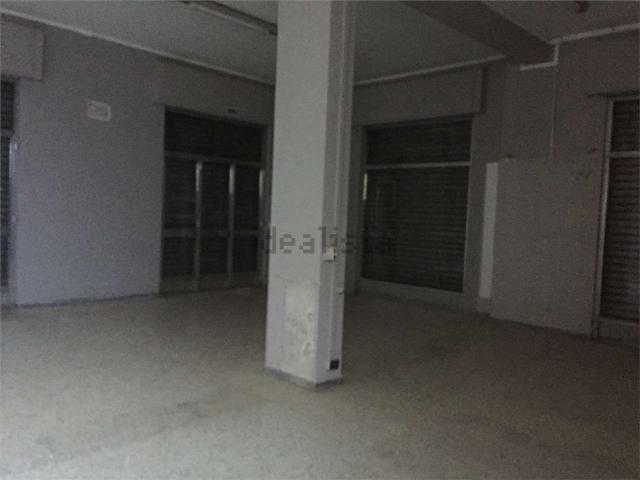 Locale in vendita di 500 m² in Via Antonio Labriola, 13