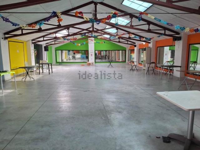 Locale in vendita di 500 m² in Via Appia Nuova, 118