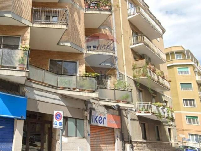 Locale in vendita di 500 m² in Via Giuseppe Re David, 101