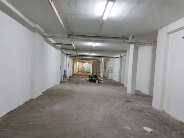 Locale in vendita di 500 m² in Via Giorgio de Falco, 120