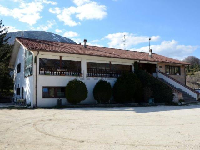 Locale in vendita di 500 m² in Via dell&apos Acqua Savia, 141