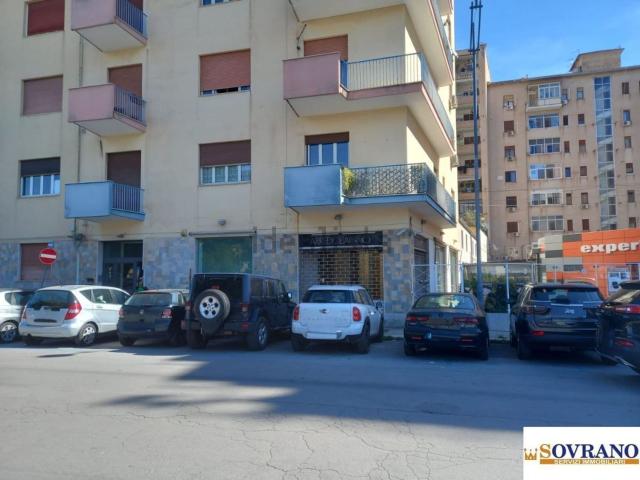 Locale in vendita di 500 m² in Via Emanuele Notarbartolo, 44