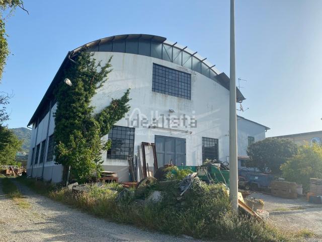 Locale in vendita di 500 m² in Via Milano, 2