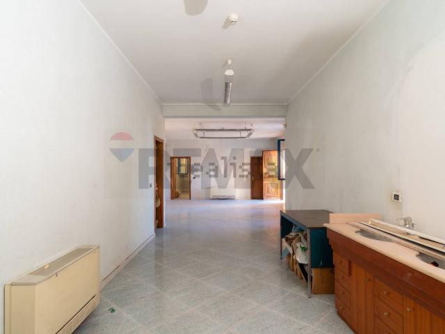 Locale in vendita di 500 m² in Via Paolo Marzi, 12