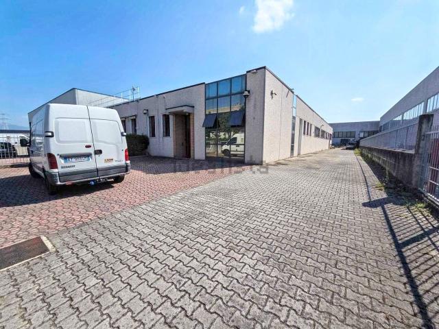 Locale in vendita di 500 m² in Via Revoloni, 50