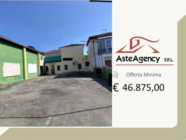 Locale in vendita di 500 m² in Via Umbria, 12