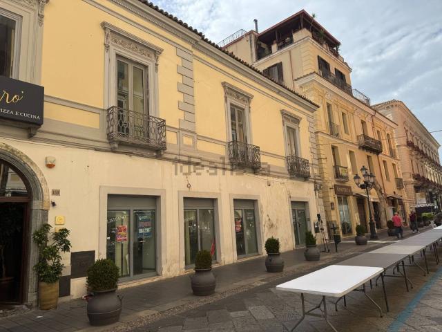 Locale in vendita di 500 m² in Corso Giuseppe Mazzini, 155