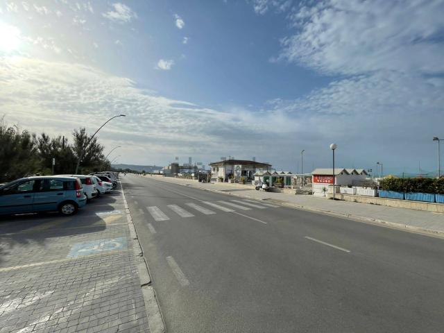 Locale in vendita di 500 m² in Lungomare Cristoforo Colombo