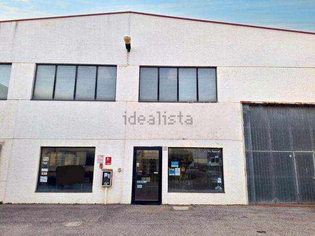 Locale in vendita di 500 m² in Via di Roma